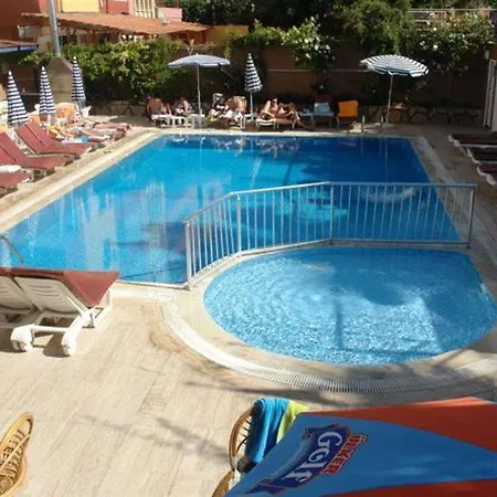 Hotel Monart Luna Playa Alanya
