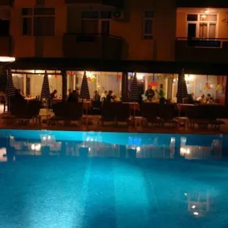 Hotel Monart Luna Playa Alanya
